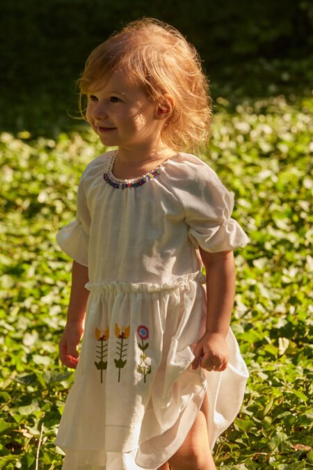 rochie de fete cu broderie