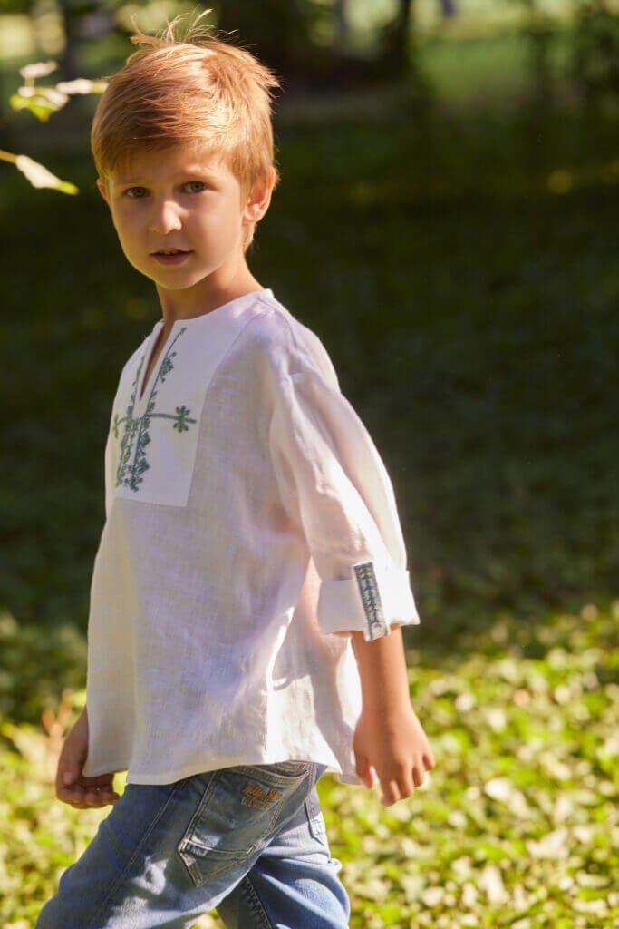 Cămașă tradițională de băieți cu broderie