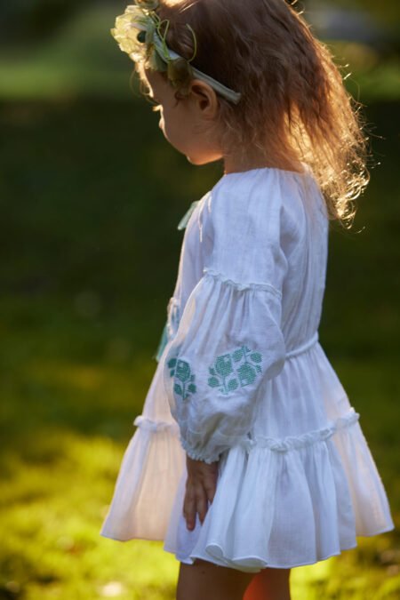 rochie ie tradițională de fete