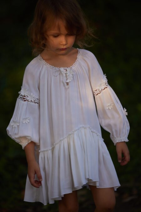 rochie ie tradițională de fete