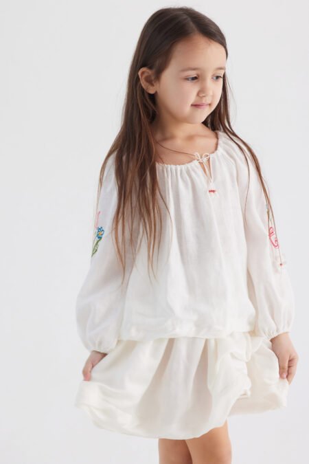 ie pentru copii cu broderie